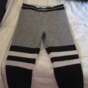 Bombshell look a like leggings